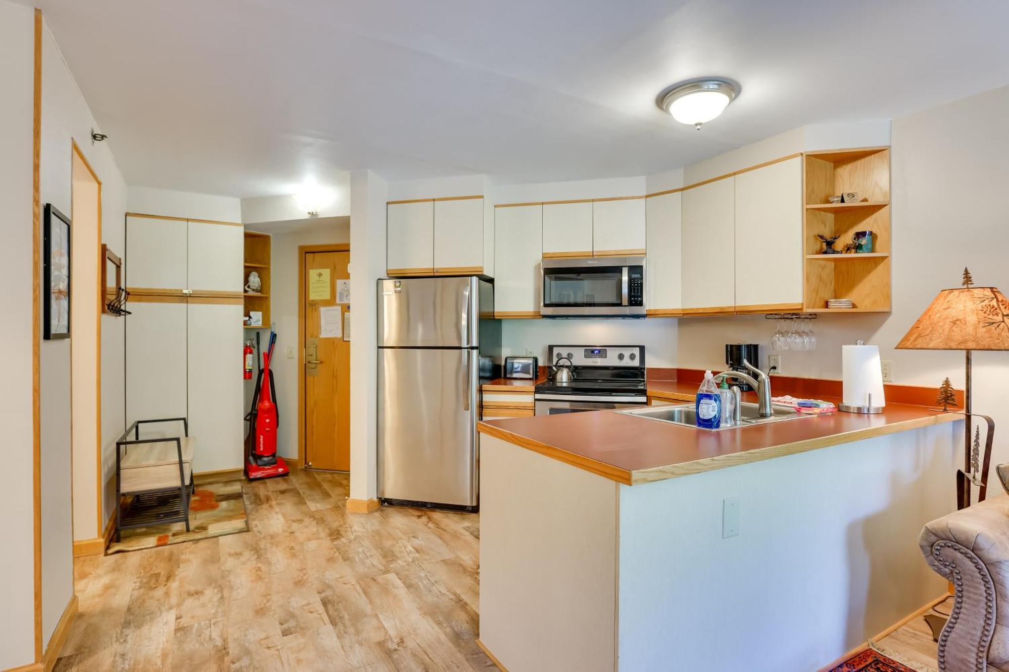 Ski-Inandski-Out Retreat With Iron Horse Pool Access! 冬季公园 外观 照片